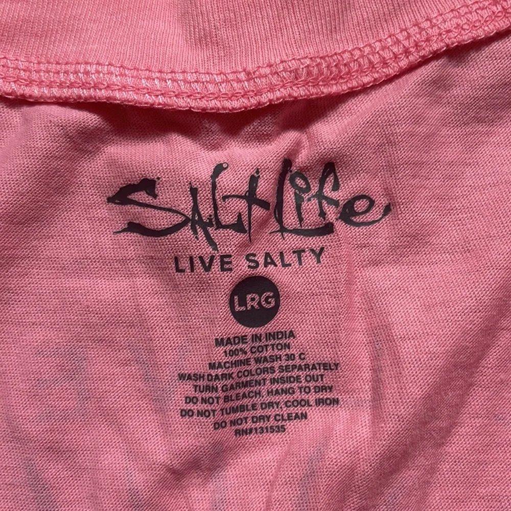 Salt Life V-Neck T-Shirt NWT - Picture 3 of 4